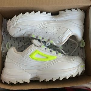 White & neon yellow women Fila’s